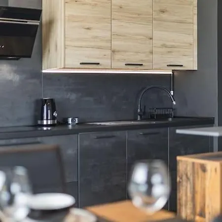 Bnb Airport View Industrial Loft *