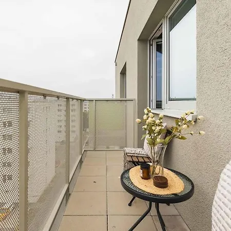 Bnb Airport View Industrial Loft Bratislava