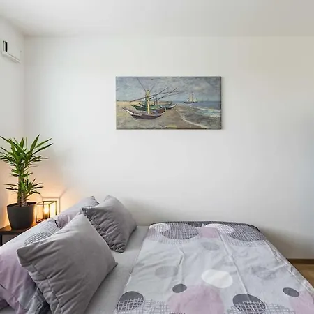 Bnb Airport View Industrial Loft *