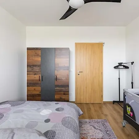 Bnb Airport View Industrial Loft * Bratislava