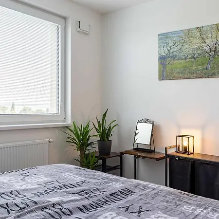 Daire Bnb Airport View Industrial Loft